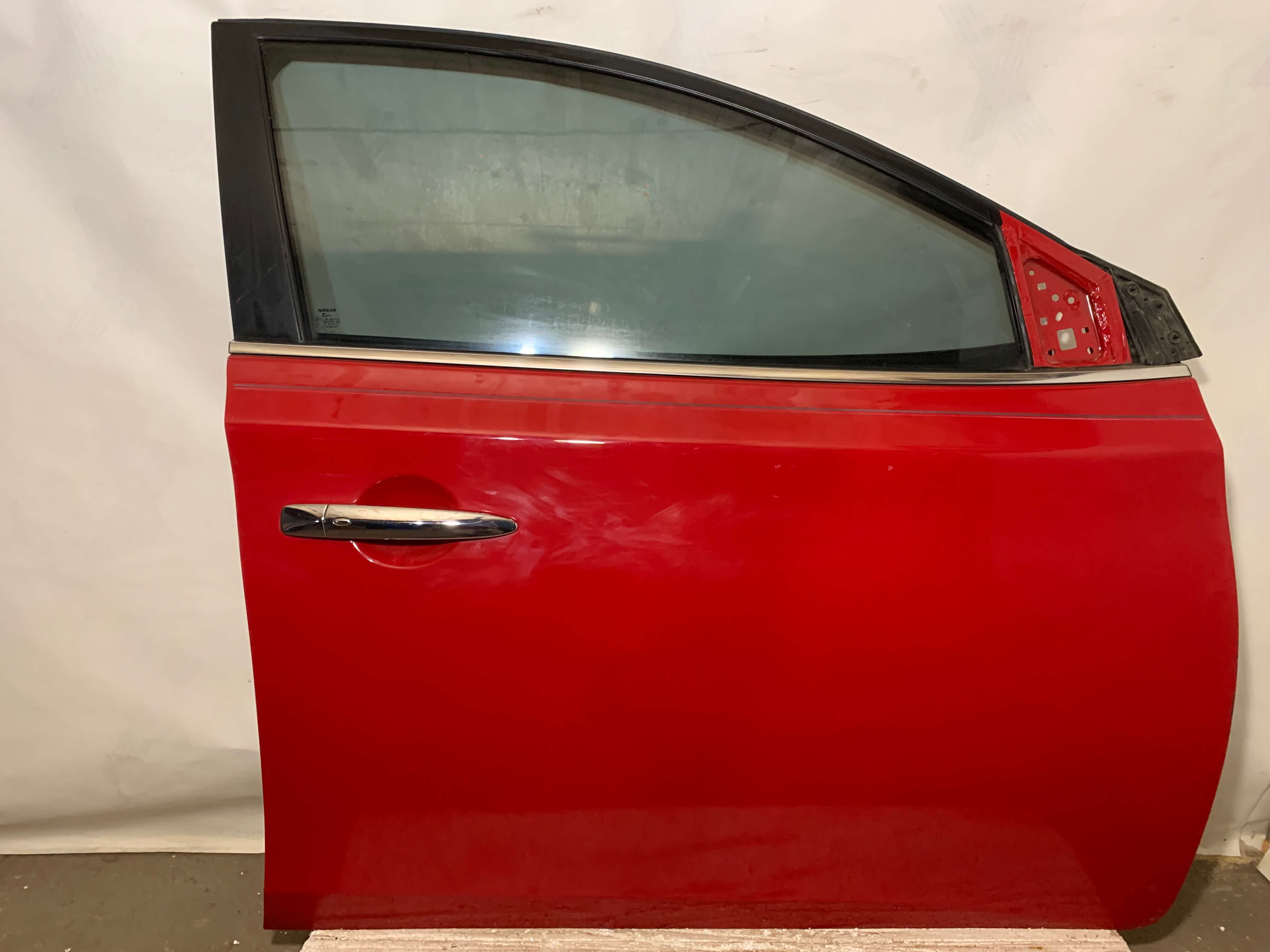 Дверка права передня Nissan Sentra SR 2013-2018