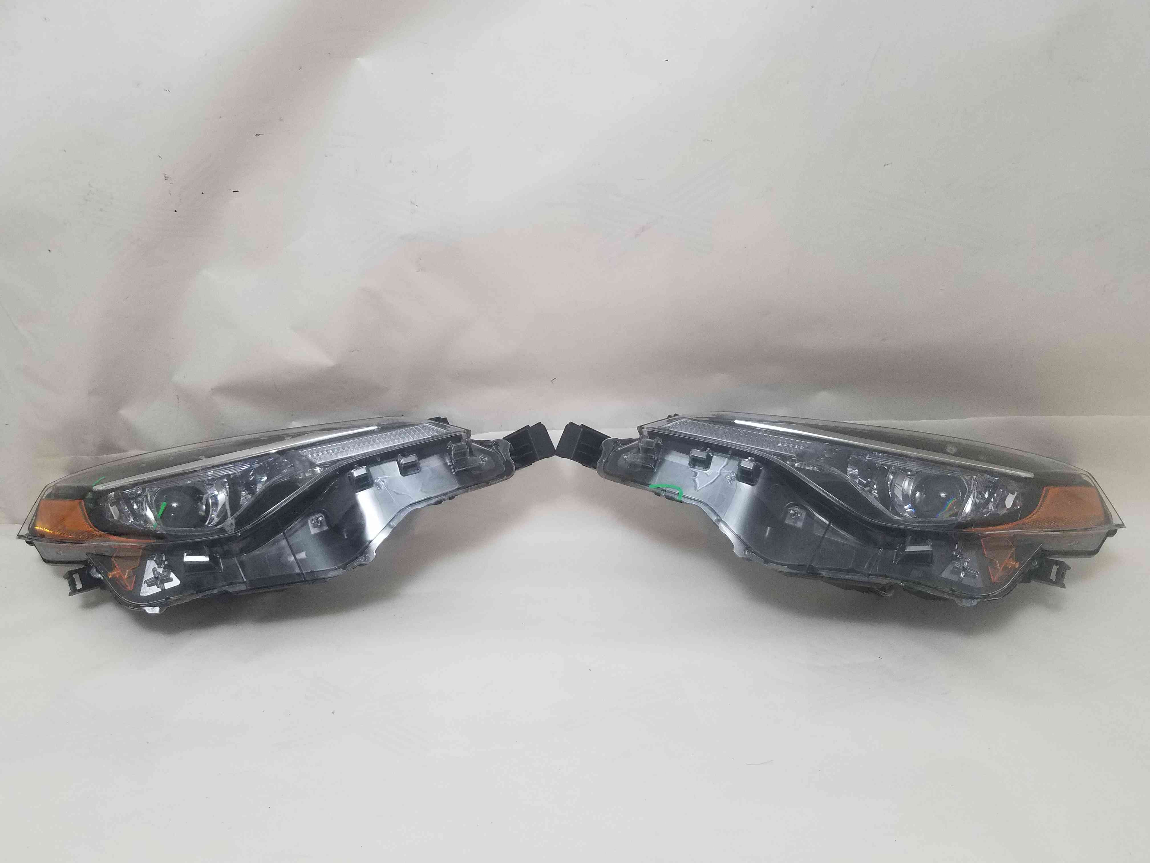 Фара передня права ліва Toyota Corolla 2019 2018 2017 2016 81150-02M70 8110-02M70 8115002M70 811002M70
