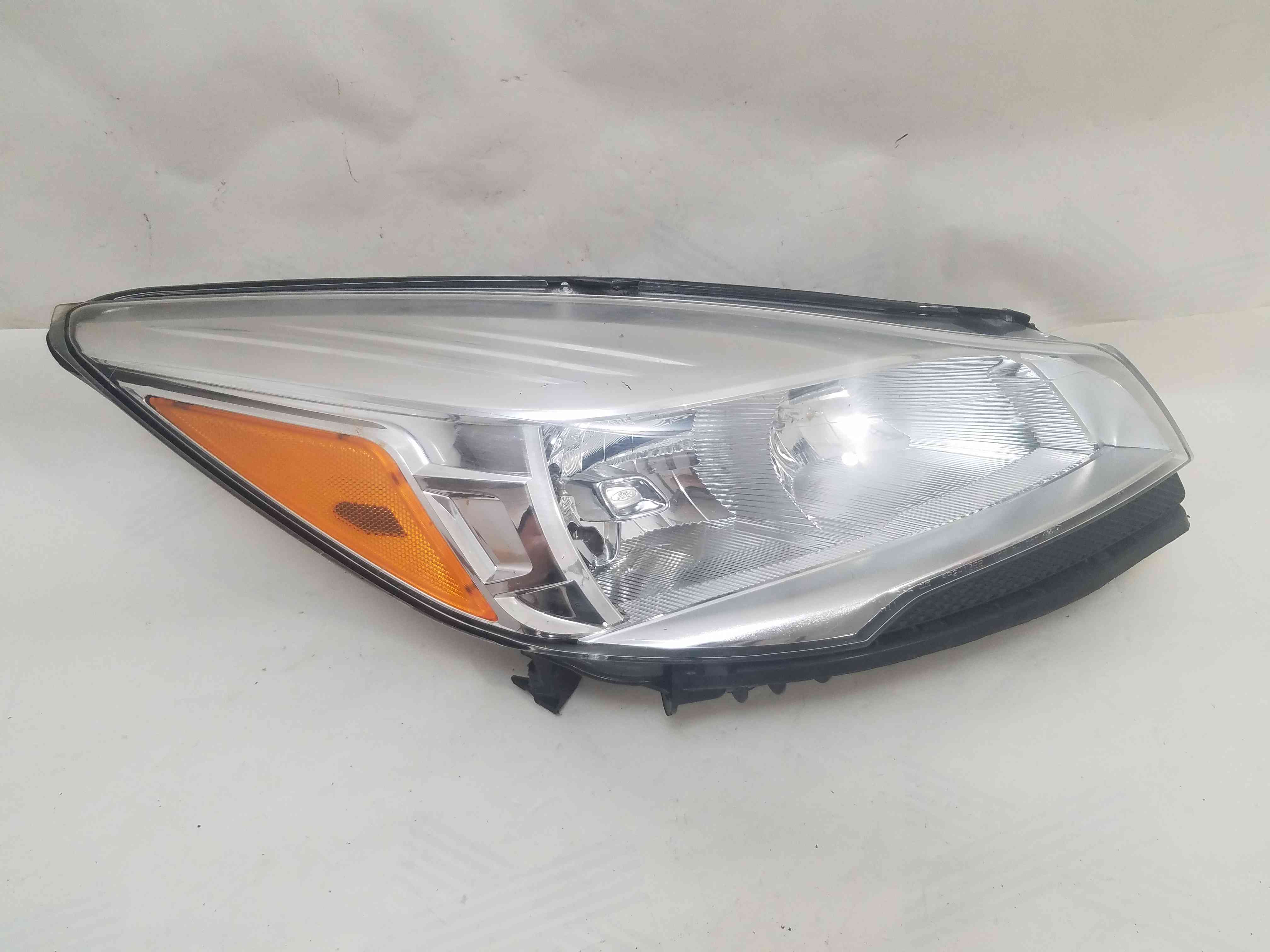 Фара передня права Ford Escape 2016 2015 2014 2013 CJ54-13W029-A