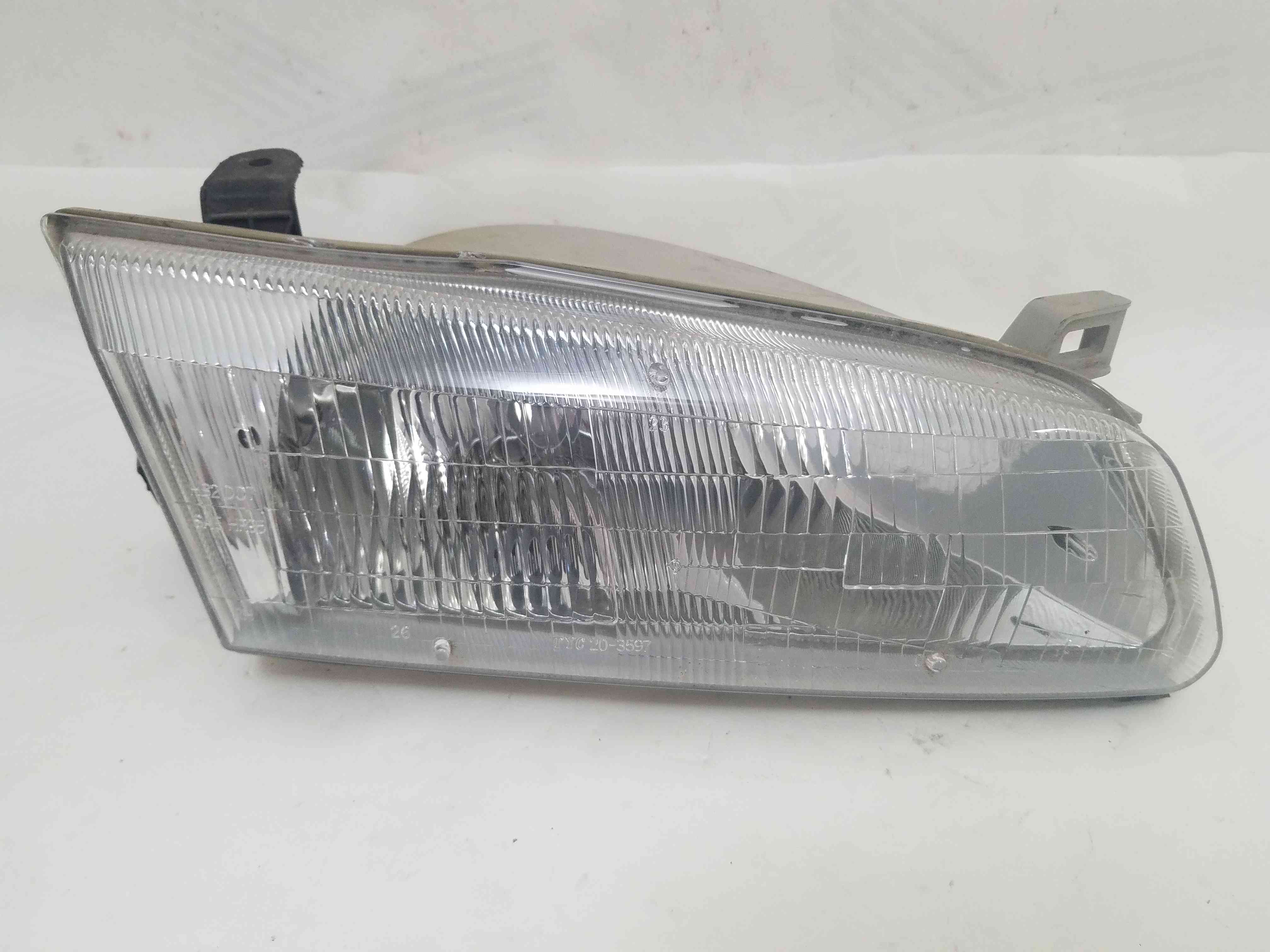 Фара передня права Toyota Camry 2001 2000 1999 1998 1997 1996 81110-AA010 212-1176R-LD-E 81110-33210 TYC 20-3597
