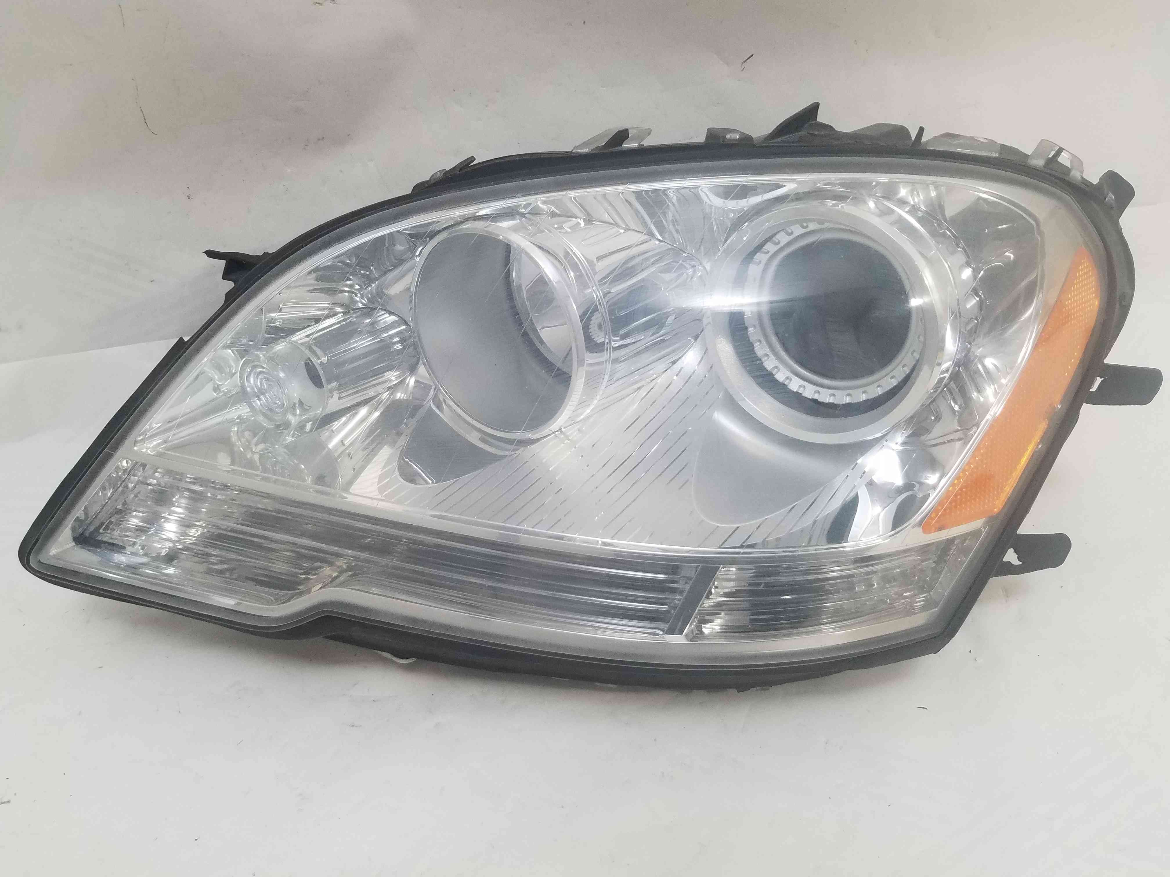 Фара передня ліва Mercedes W164 2011 2010 2009 2008 2007 2006 2005 164-820-66-61