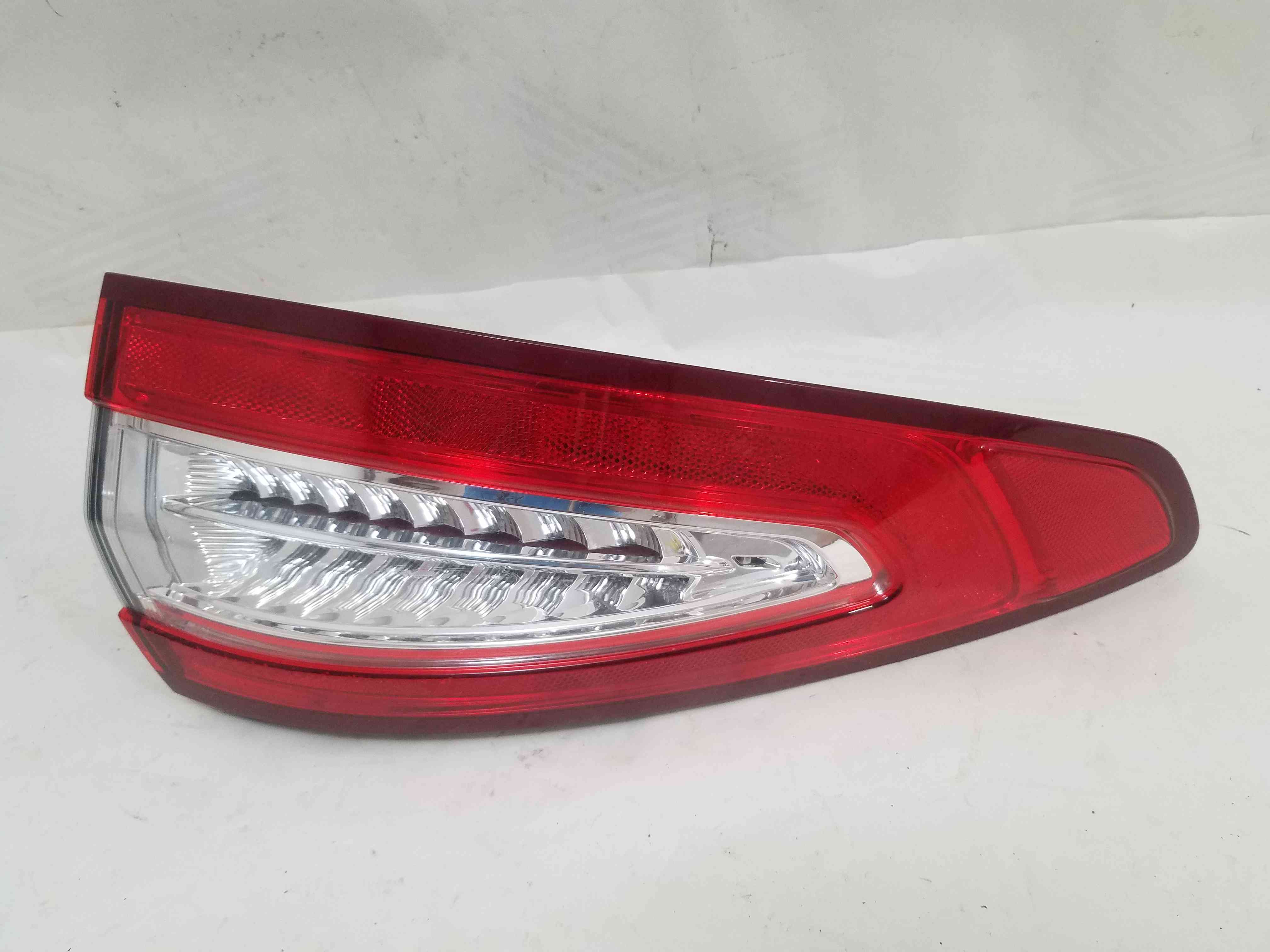 Ліхтар задній зовнішній лівий Ford Fusion 2016 2015 2014 2013 DS7Z-13405-H DS73-13405-AM