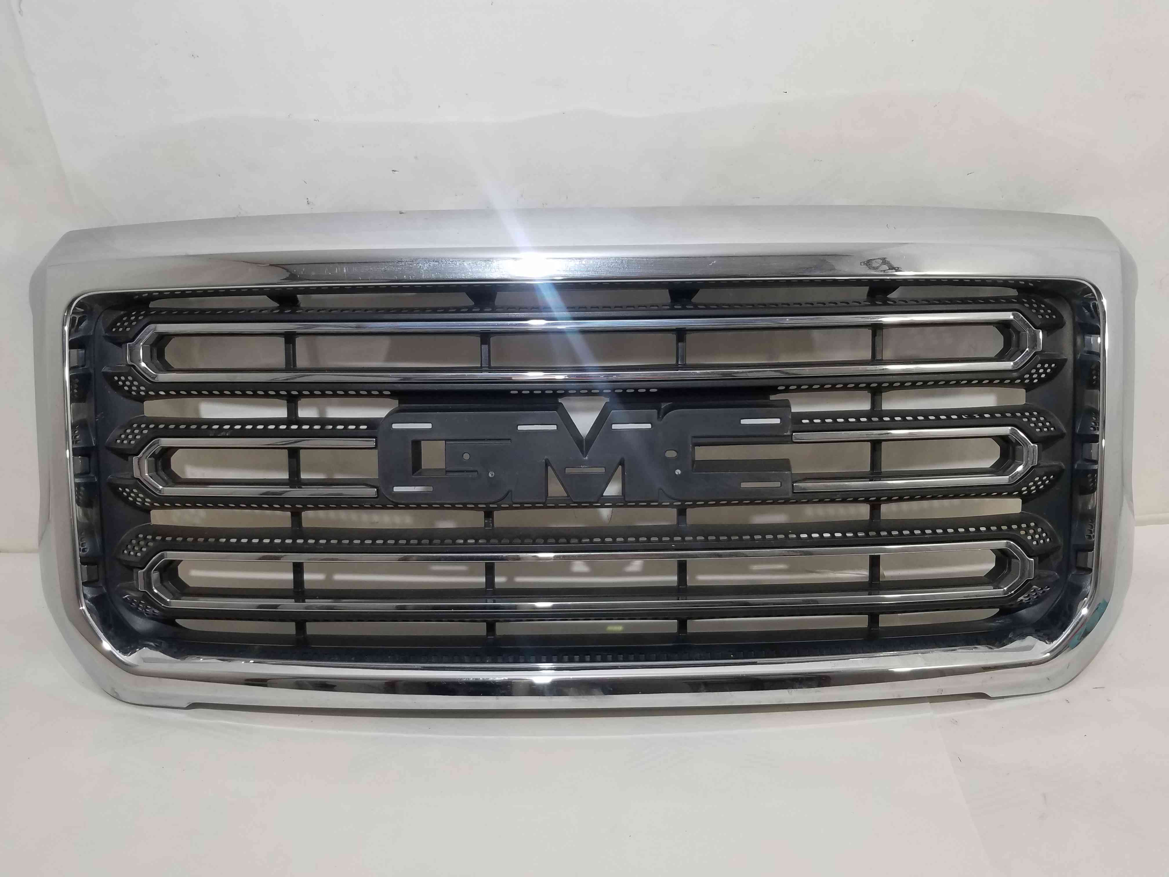 Решітка радіатора гриль GMC Sierra Silverado 2020 2019 2018 2017 2016 2015 23155057 23210303 9860021MG 84112419-84542600