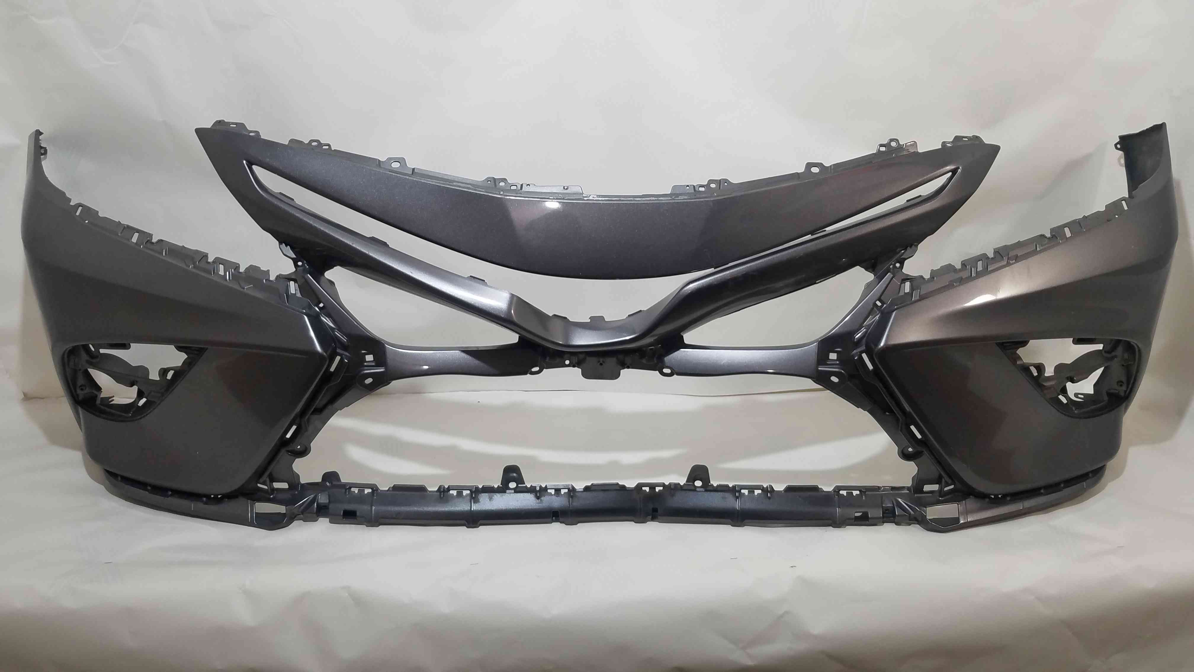 Бампер передній Toyota Camry 2021 2020 2019 2018 52119-06060 52119-06Е20 52119-06Е30 52119-0X939