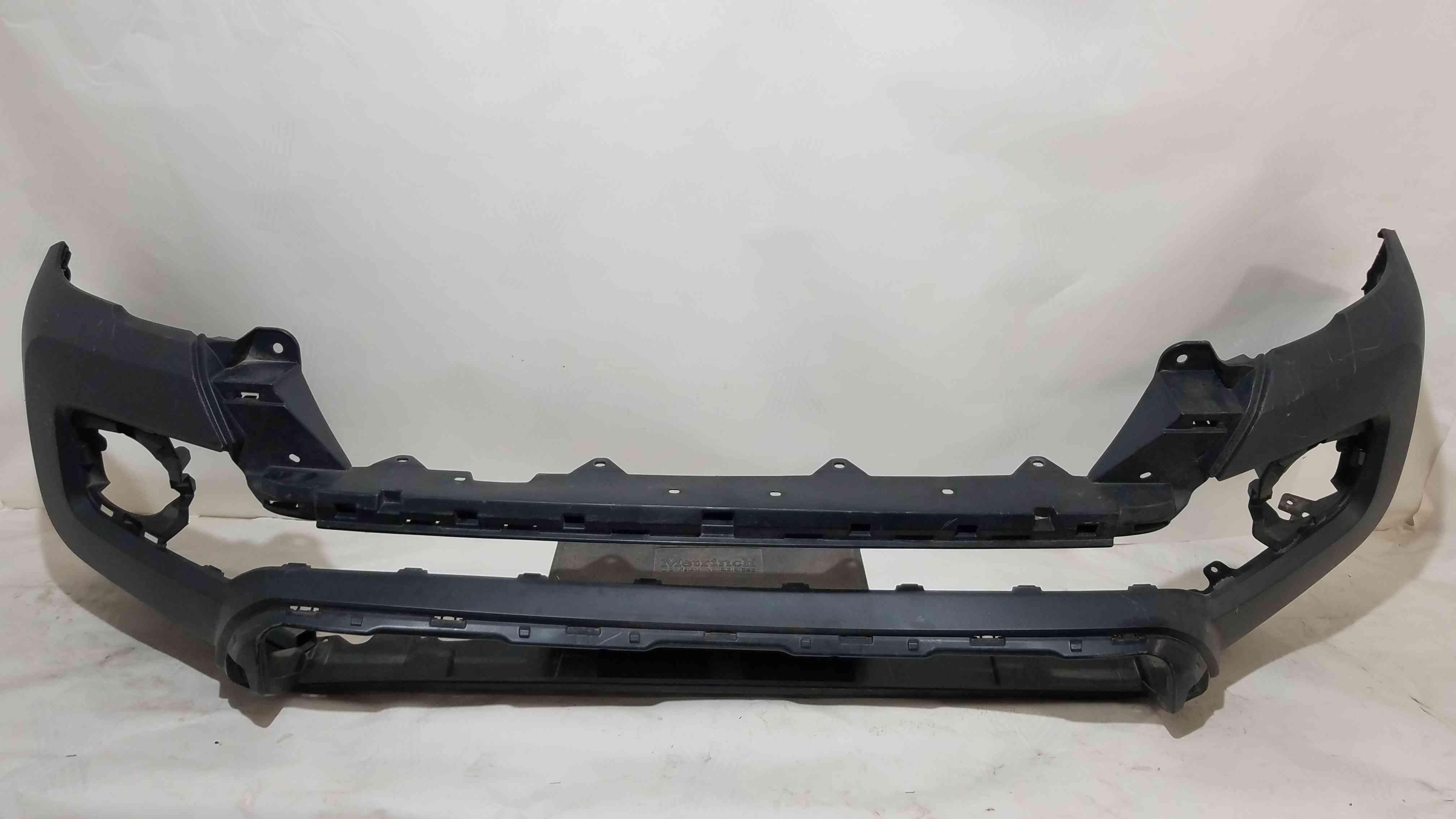 Бампер передній Toyota Tacoma 2020 2019 2018 2017 2016 52119-04240 5211904040