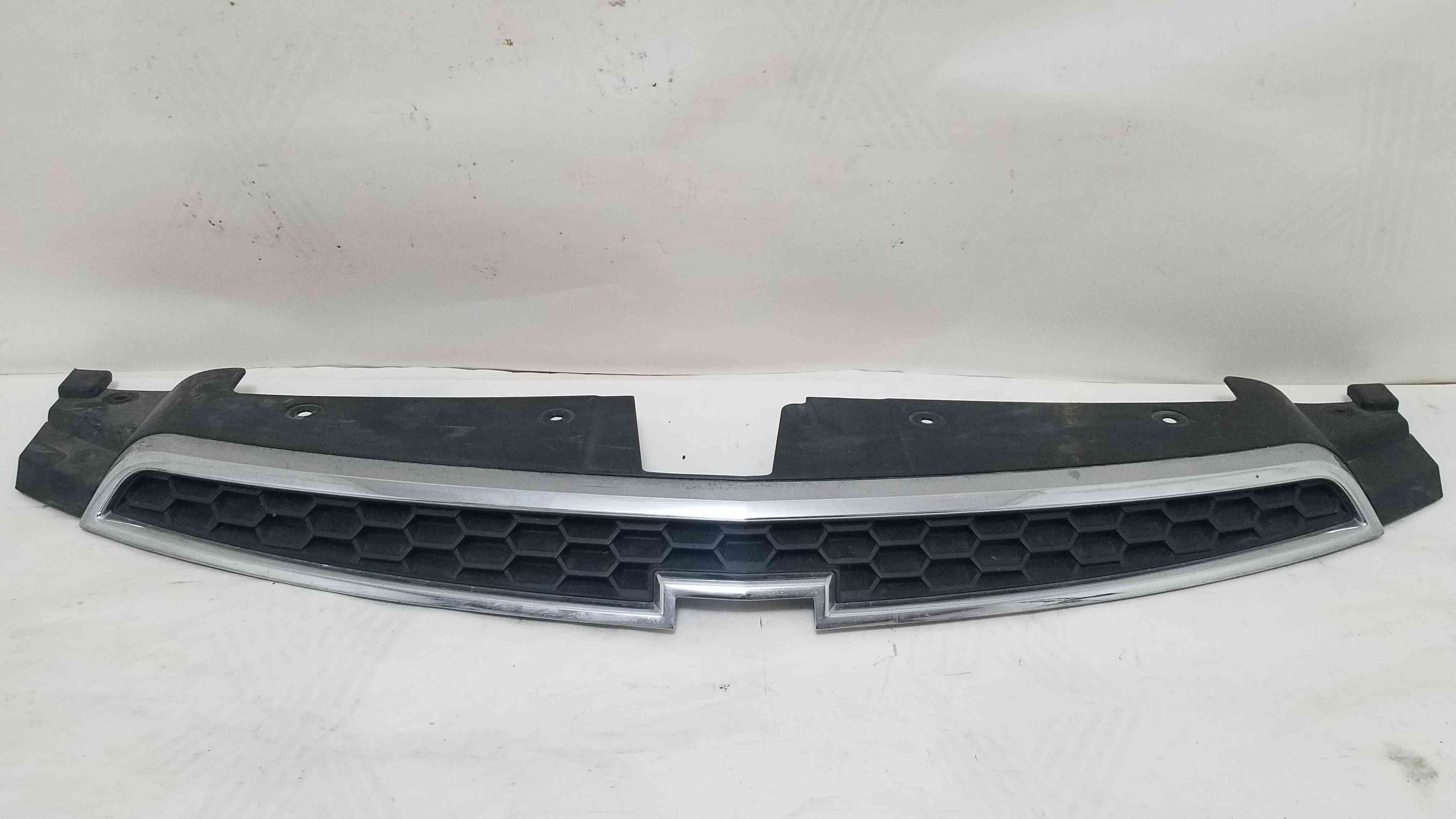 Решітка радіатора верх Chevrolet Cruze 2014 2013 2012 2011 96981100 344003J300