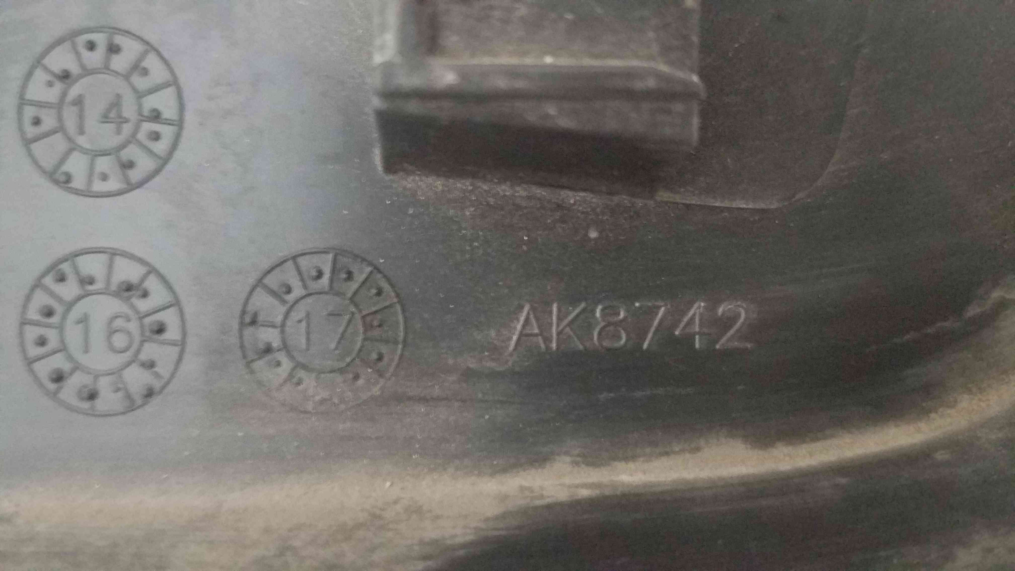 Накладка дверей передніх нижня ліва Lincoln 2019 2018 2017 2016 2015 EJ7B-S20307-AEW  EJ7Z-7820879-AA