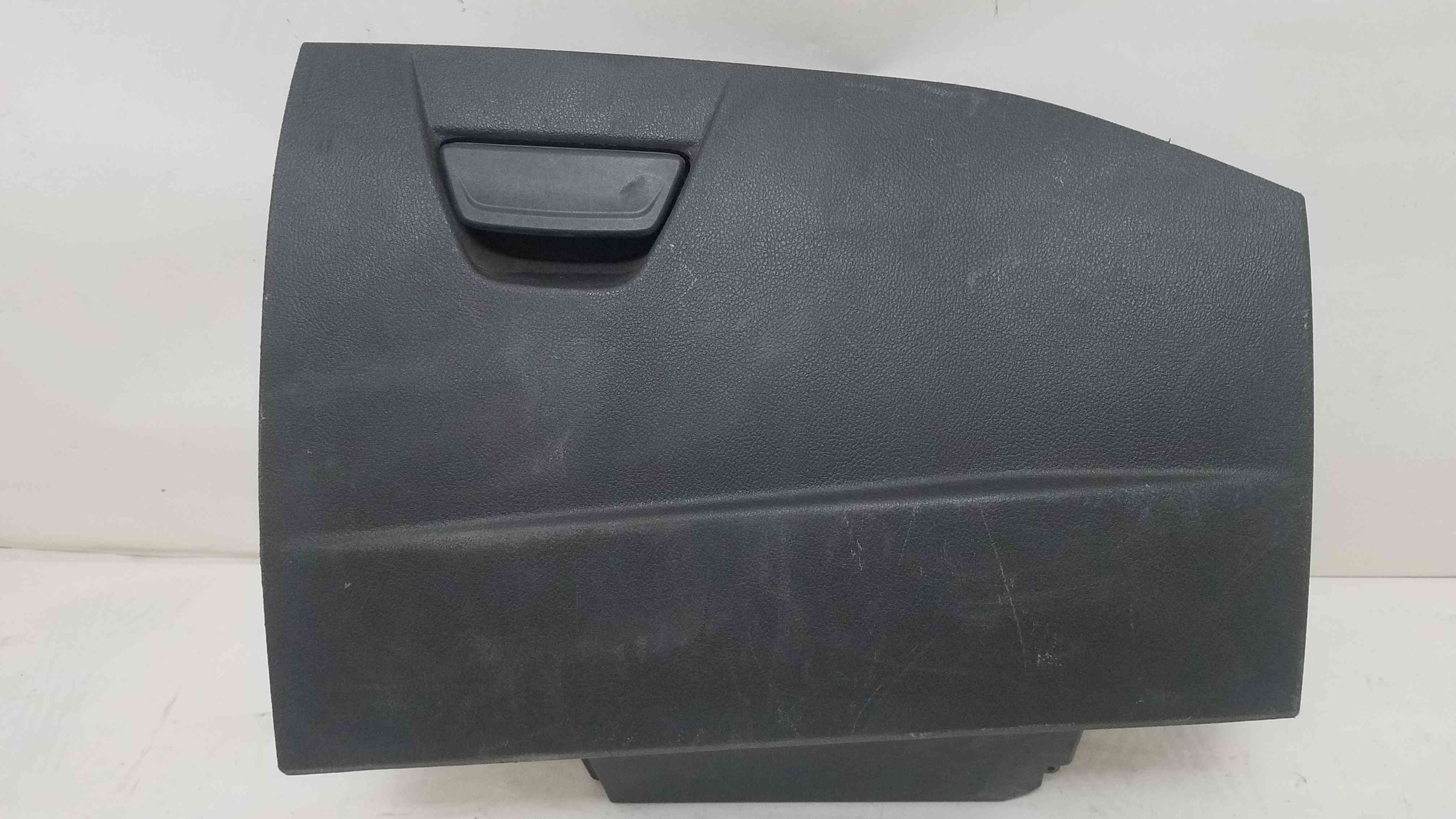 Речовий ящик бардачок Ford Focus 2018 2017 2016 2015 2014 2013 2012 2011 VPCM5X-A06015-BAW CV6Z-5806024-AD