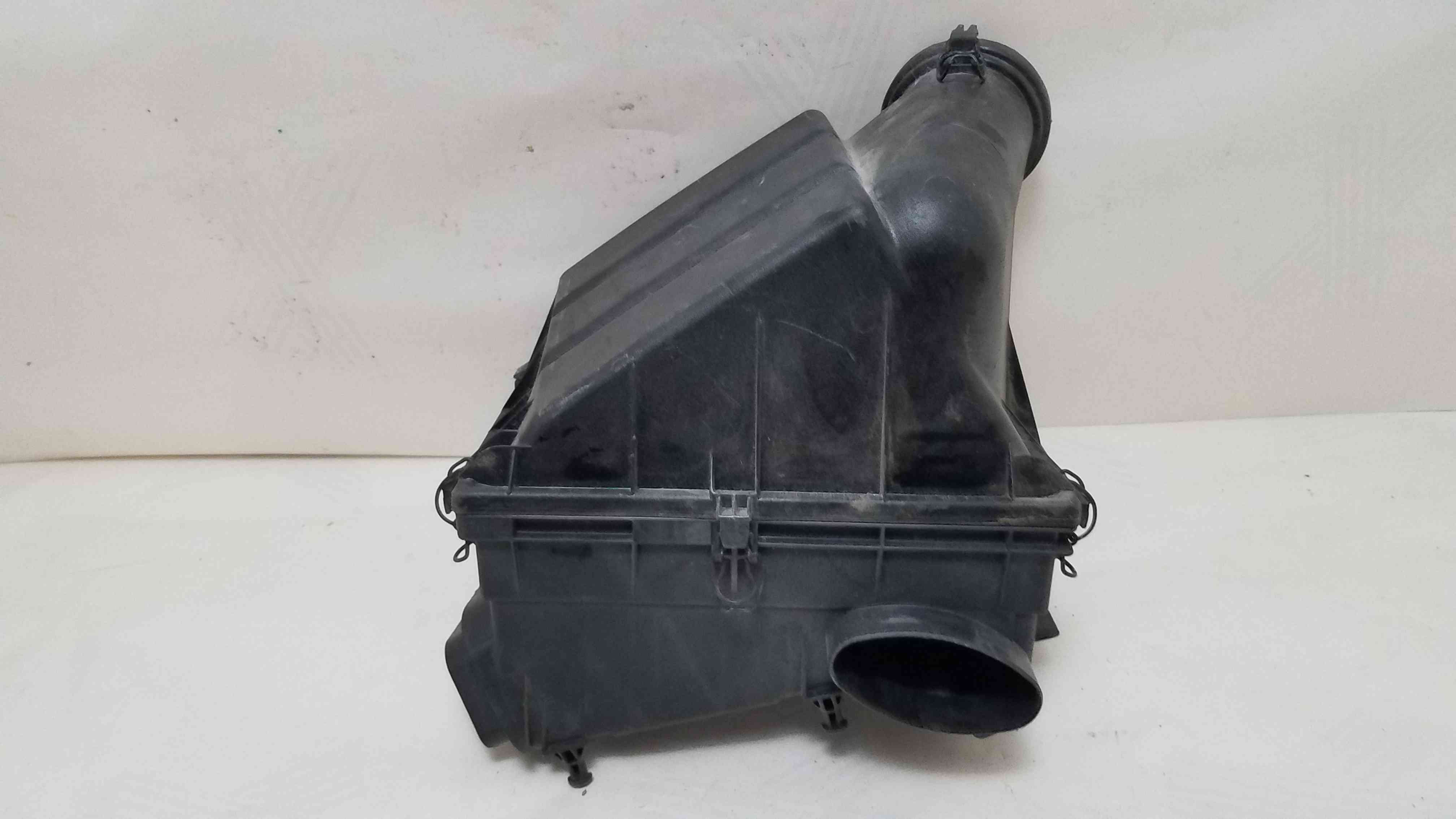 Корпус повітряного фільтру Mercedes ML320 ML350 ML430 2005 2004 2003 2002 2001 2000 1999 1998 A6040940004 A1635050160
