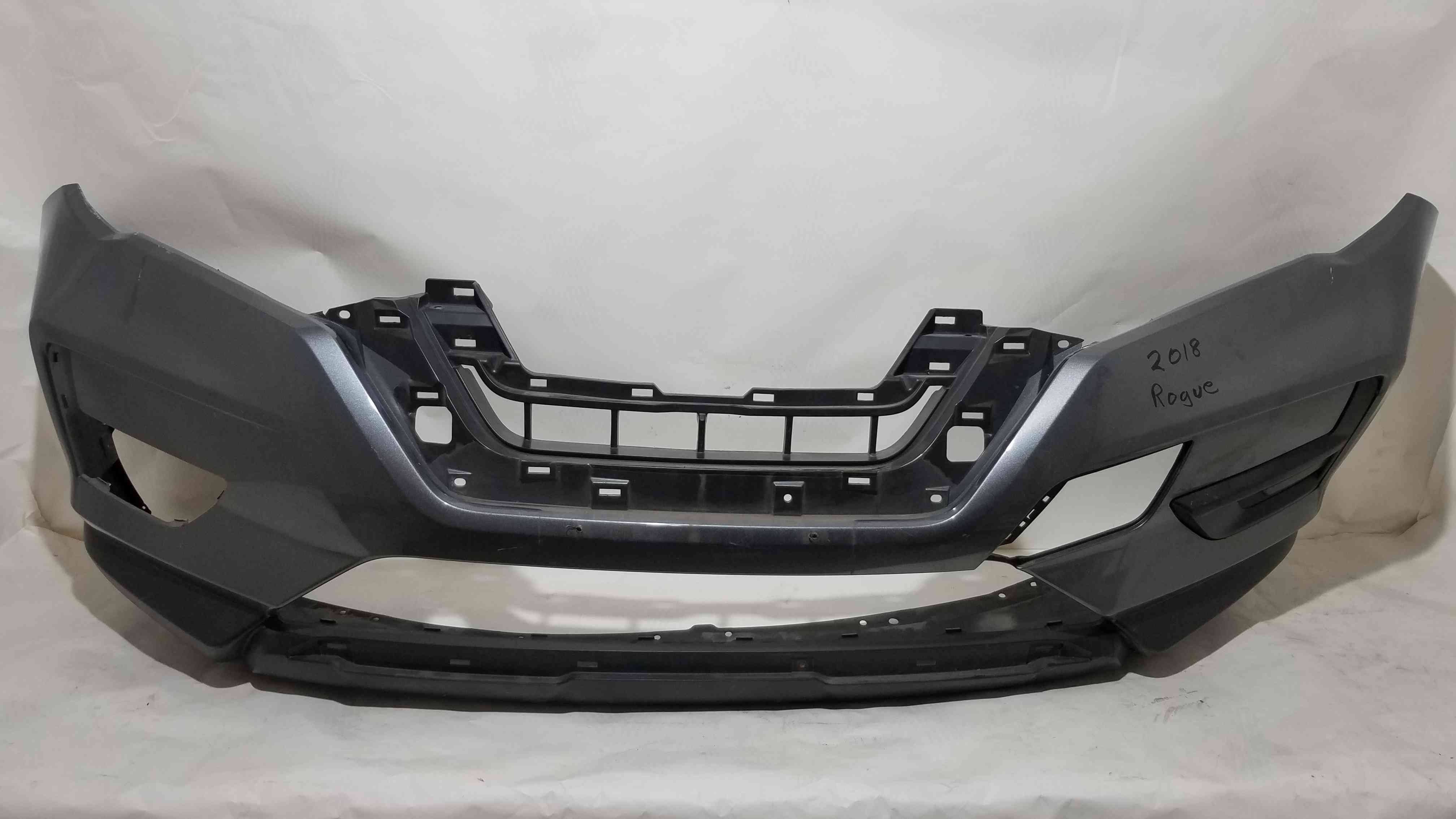 Бампер передній Nissan Rogue 2021 2020 2019 2018 2017 62022-6FL0H 62257-6FL0А