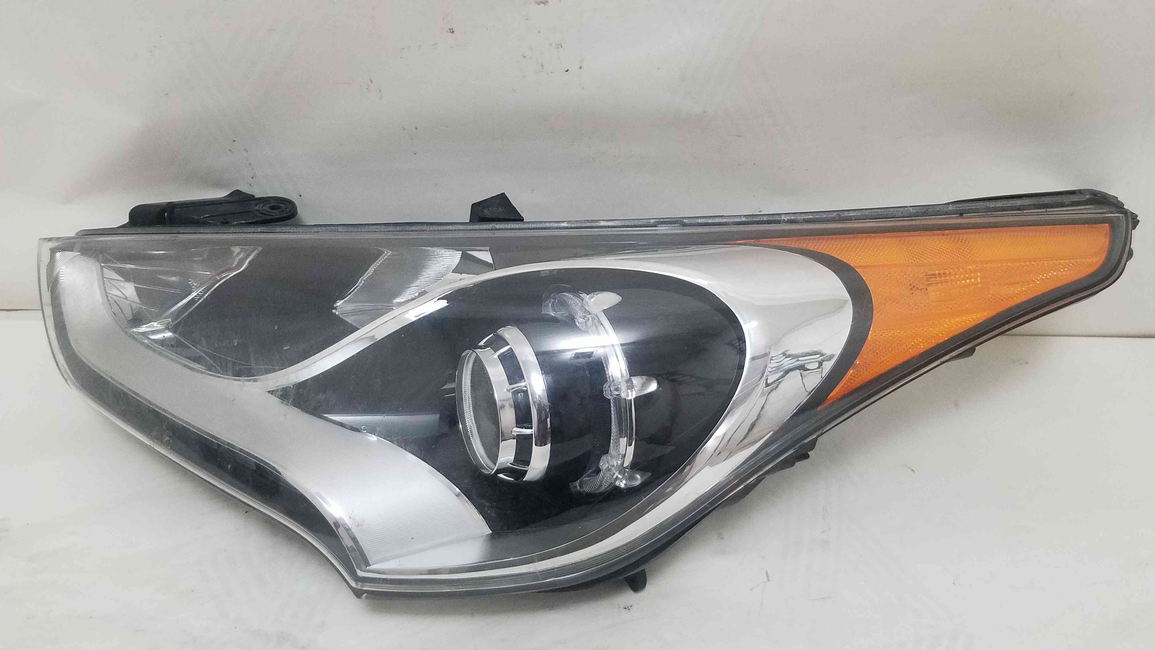 Фара передня ліва Hyundai Veloster 2017 2016 2015 2014 2013 2012 92101-2V000 92101-2V030