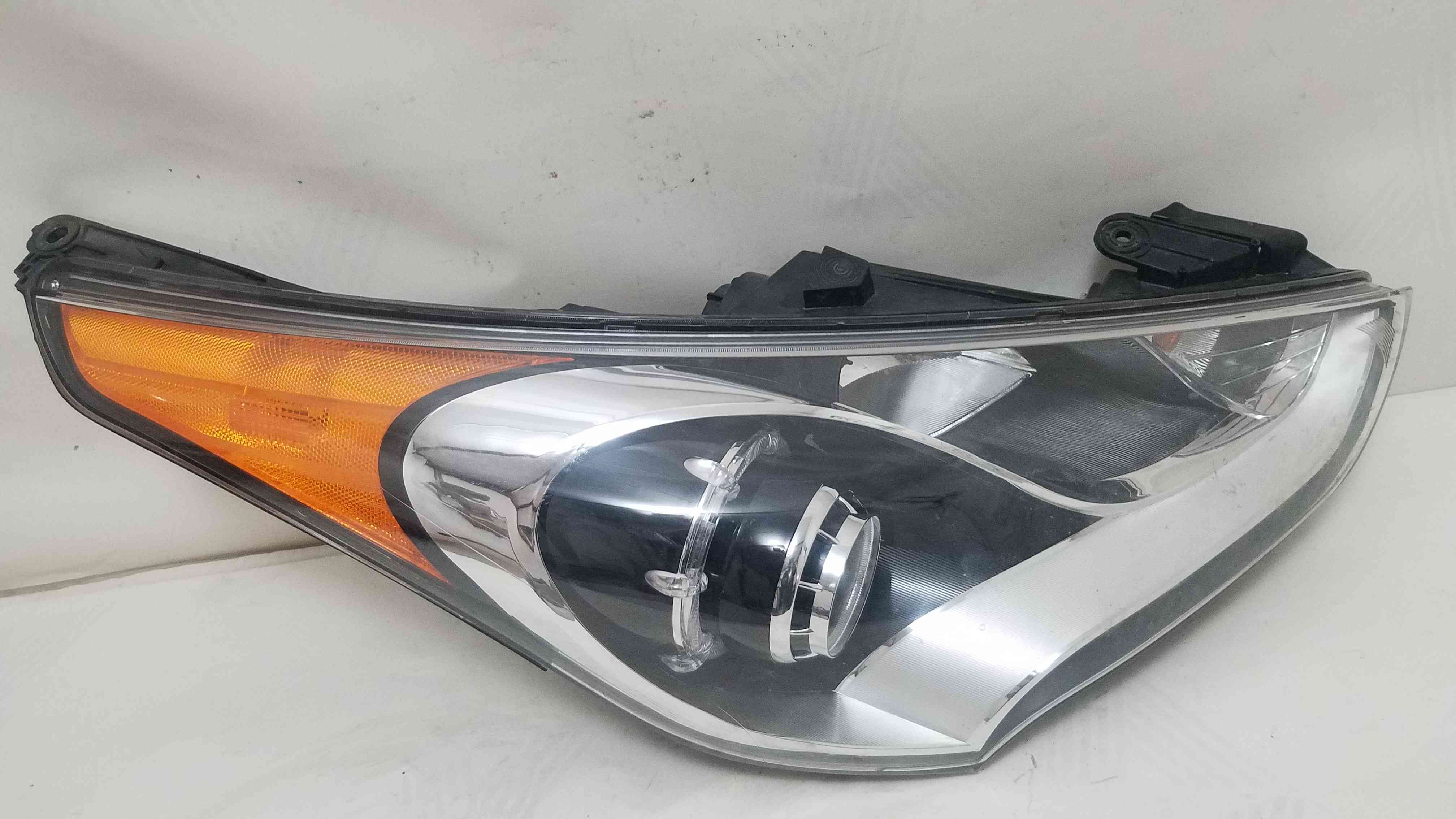 Фара передня права Hyundai Veloster 2017 2016 2015 2014 2013 2012 92102-2V000 92102-2V030 92102-2V140