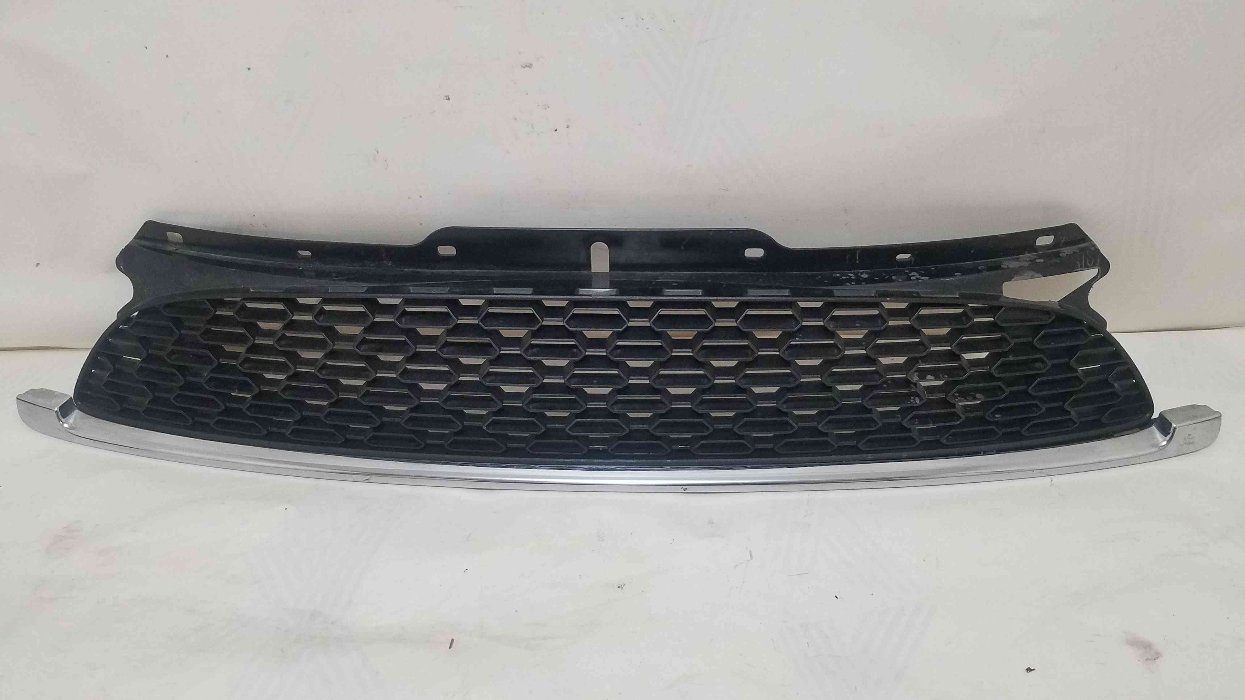 Решітка радіатора гриль Mini COOPER 2014 2013 2012 2011 127589-10 7209904 51-11-7-255-125 51-11-7-209-904