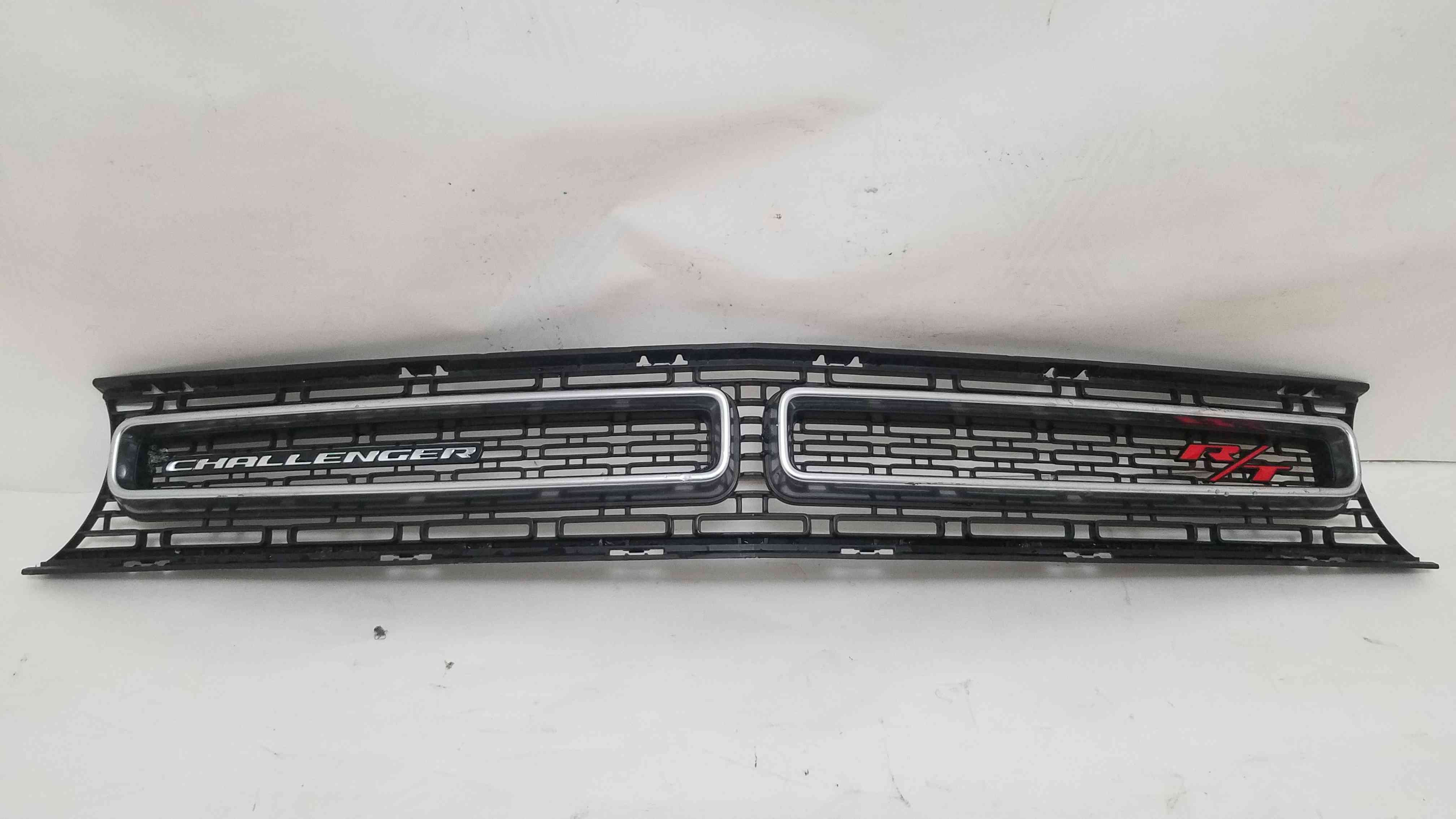 Решітка радіатора гриль Dodge Challenger 2020 2019 2018 2017 2016 2015 15LA-116AA 68259754AB
