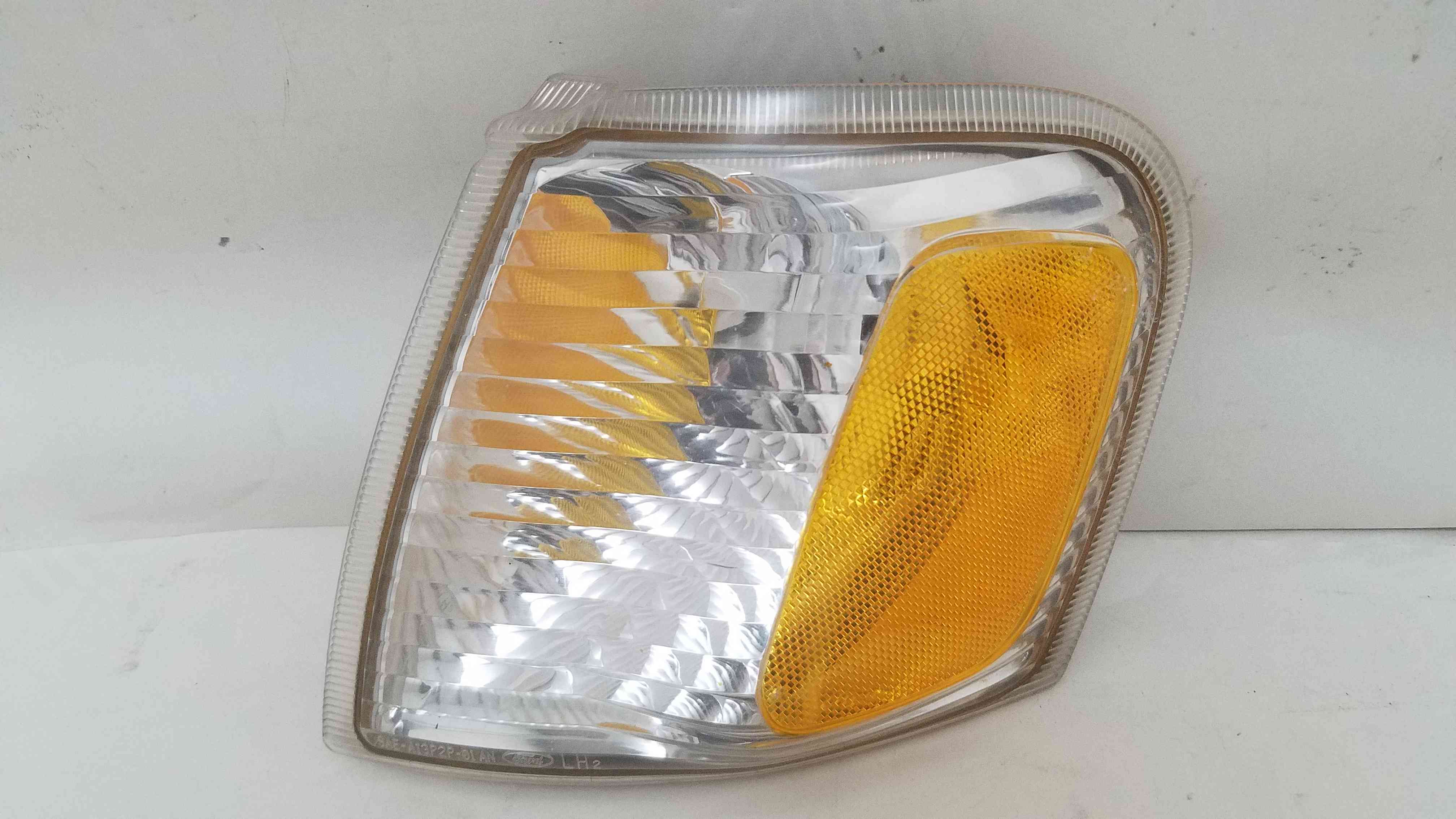 Вказівник повороту лівий Ford Explorer 2005 2004 2003 2002 2001 1L5413B221A 43725VX 116-03159L